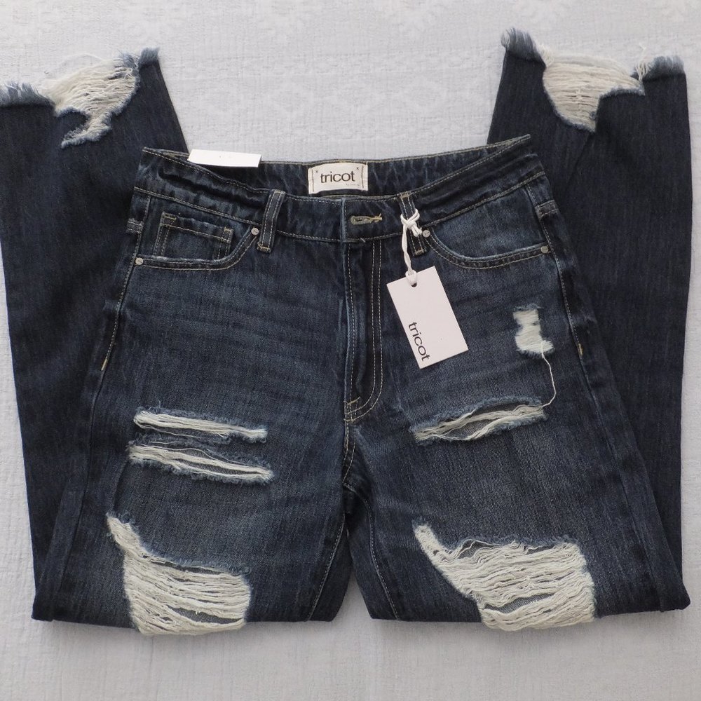 Tricot Mid-Rise Destroyed Boyfriend Jean